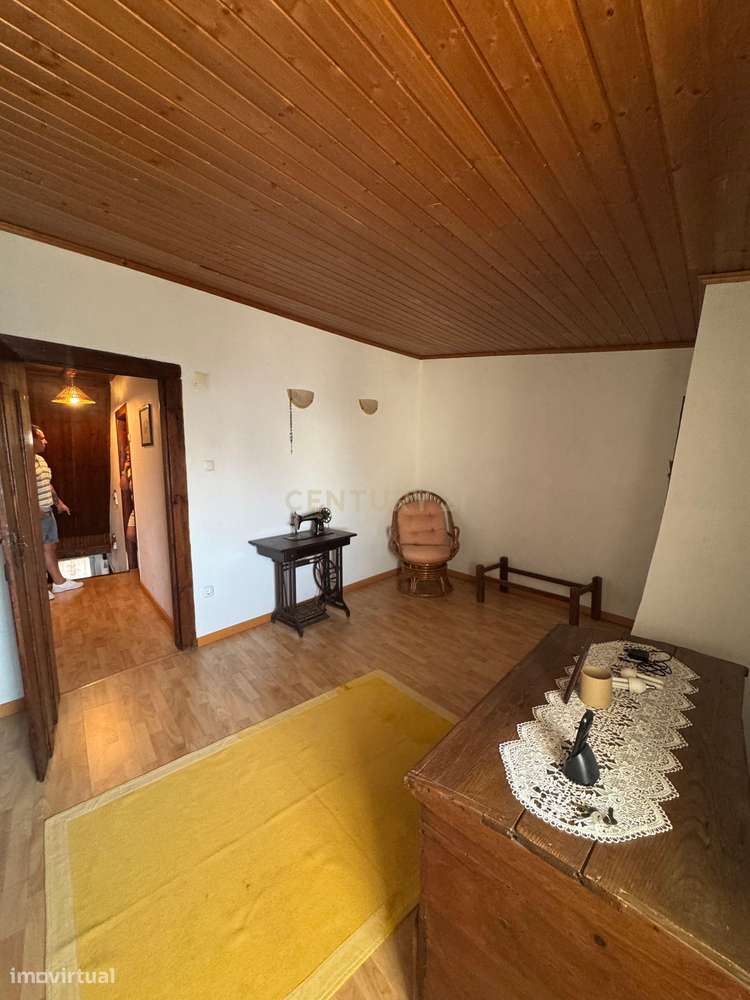 Moradia T6 com quintal e palheiro em Monforte da Beira — Espaço, charm-26