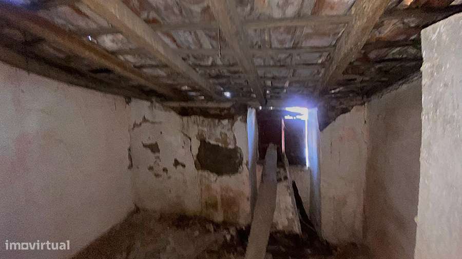 Moradia, logradouro, anexo, para recuperar, aldeia Famões, Bombarral-4