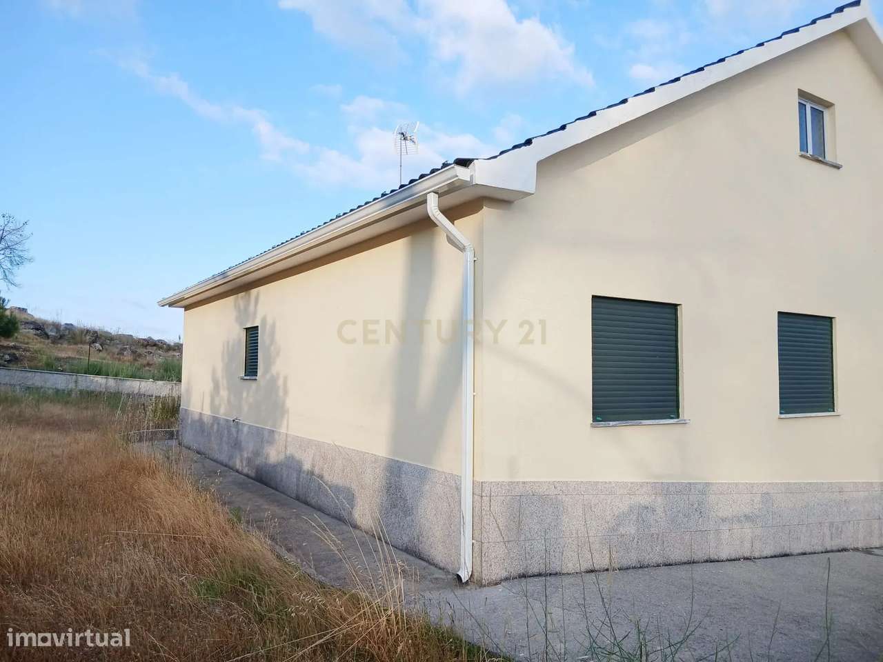 Há casas que se visitam. E há casas que se sentem.-1