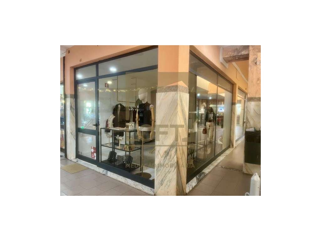 Loja no Centro das Taipas - Grande imagem: 5/19