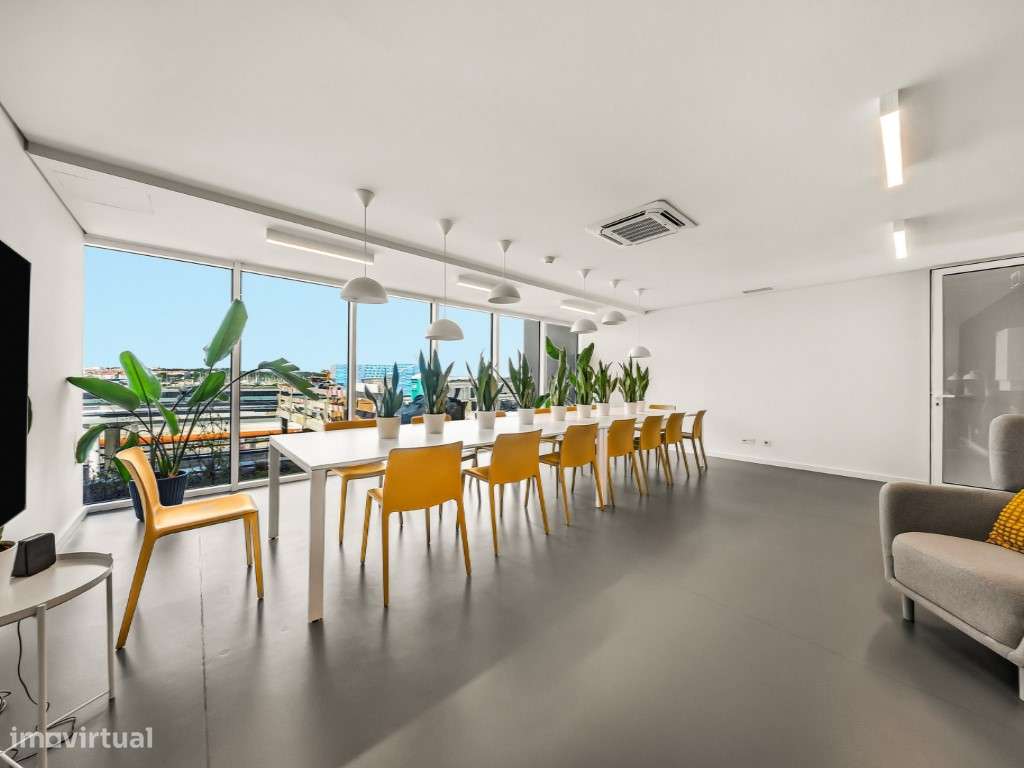 Apartamento T2 em Condomínio Privado com Piscina e Ginásio - Colina...-23