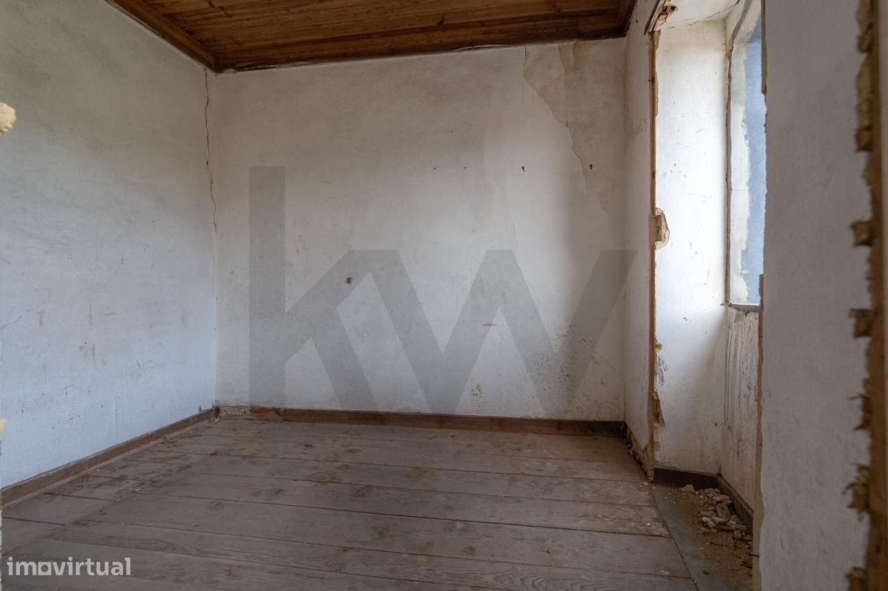 Moradia T2 com terreno e Garagem em Casal Comba, Mealhada-11