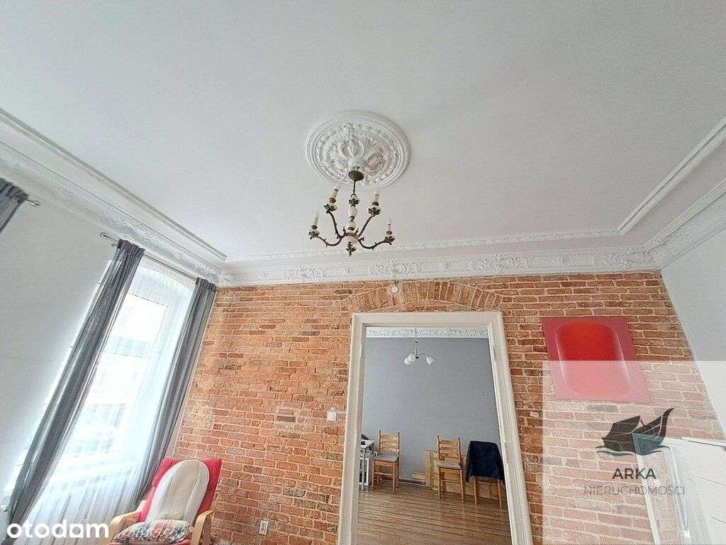 trzy duże pokoje w klimatycznej kamienicy-1