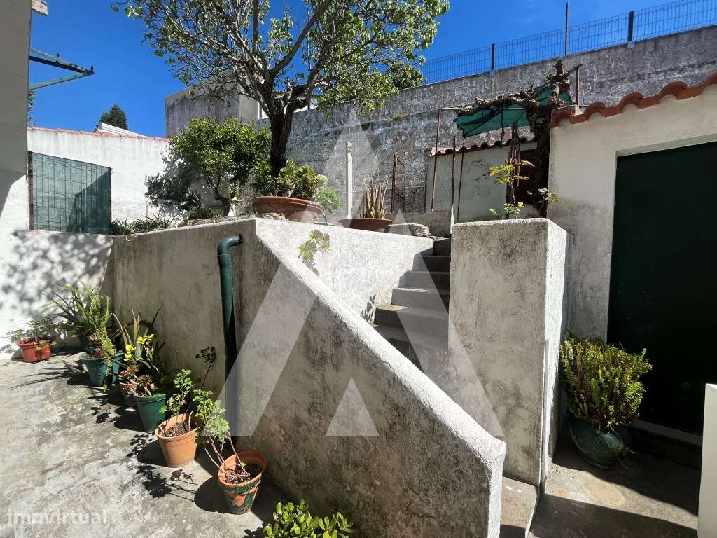 Moradia T4 com quintal e garagem em Arraiolos-16