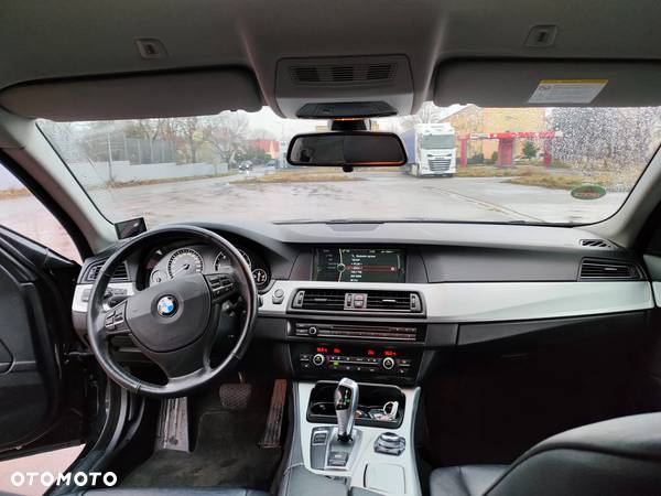 BMW Seria 5 520d Touring - 10