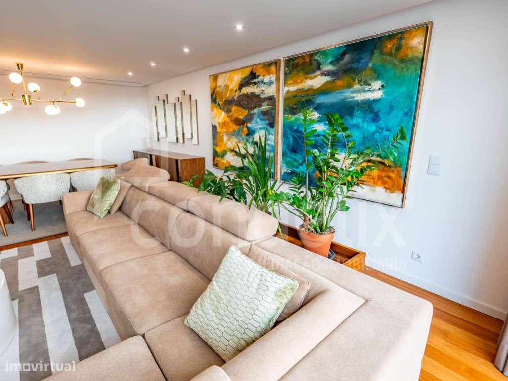 Moradia T3 com terraço, piscina e decoração de autor, Madalena-15