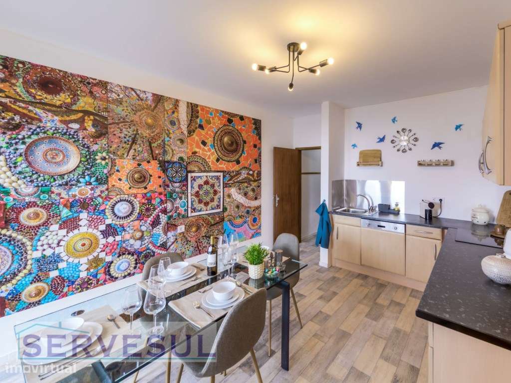 Espetacular Moradia geminada de 3 quartos e piscina, com uma bonita... - Grande imagem: 2/23