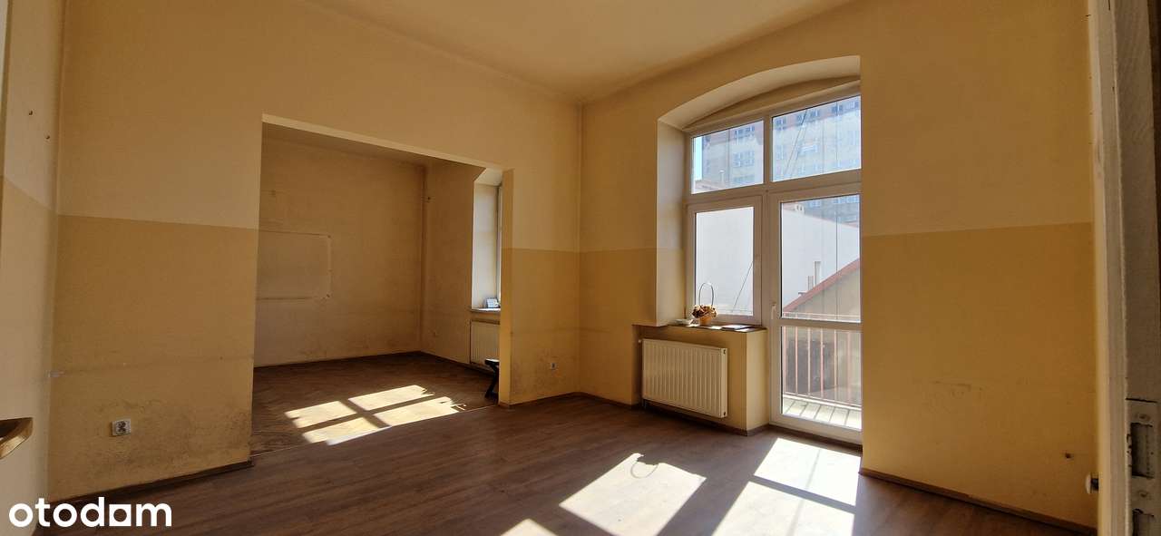 Kamienica w CENTRUM Tarnowa z oknami na Tarnowski Teatr!-8