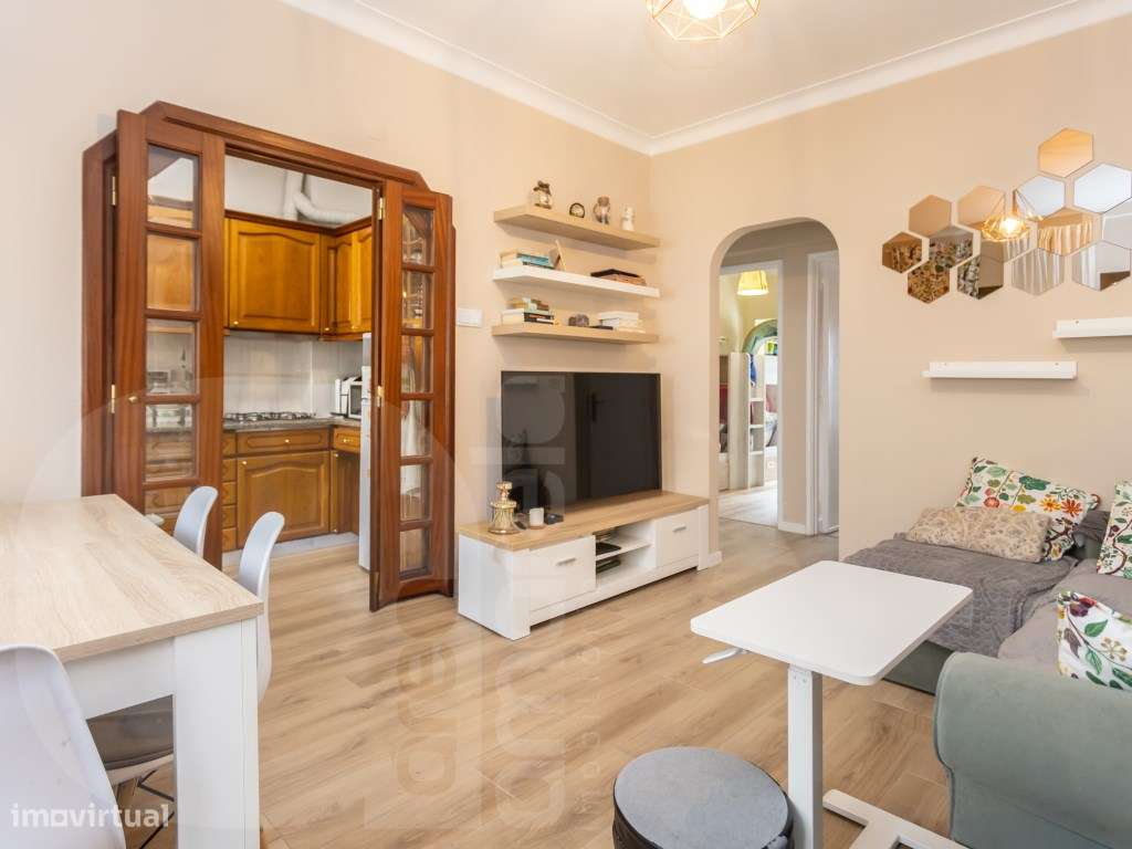 T2 Remodelado em Corroios | Vista Desafogada | A 2 Min da Estação F... - Grande imagem: 2/16