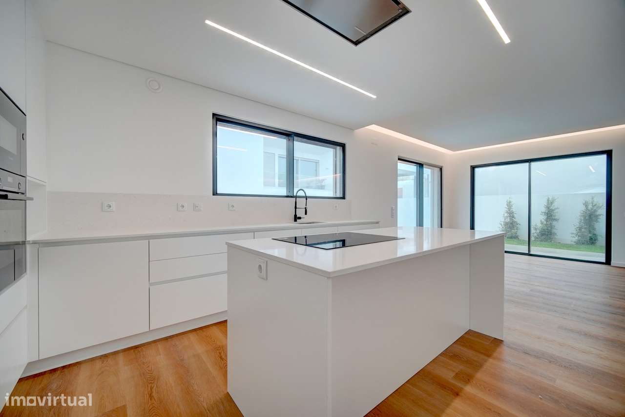 Moradia V4 Nova em Murches-9