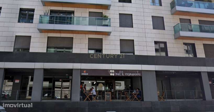 Loja à Venda na Av. Infante Santo-6