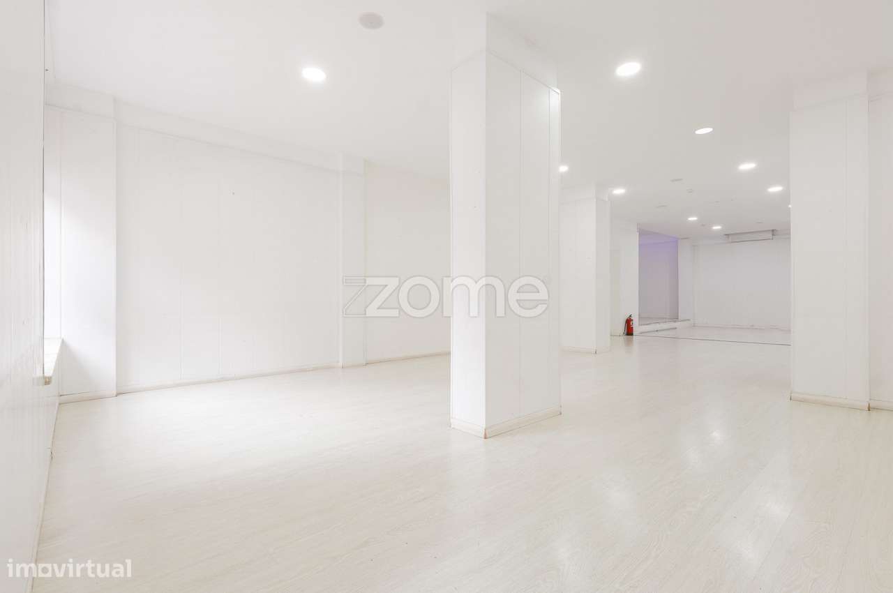 Espaço Comercial/Loja - Rua da Milharada 28 em Massamá - Grande imagem: 5/26