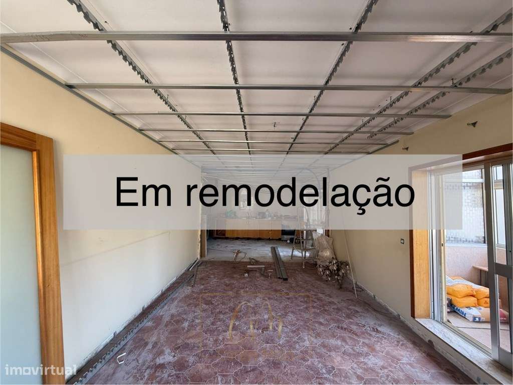 Apartamento T4 com garagem fechada no centro da Póvoa de Varzim-13