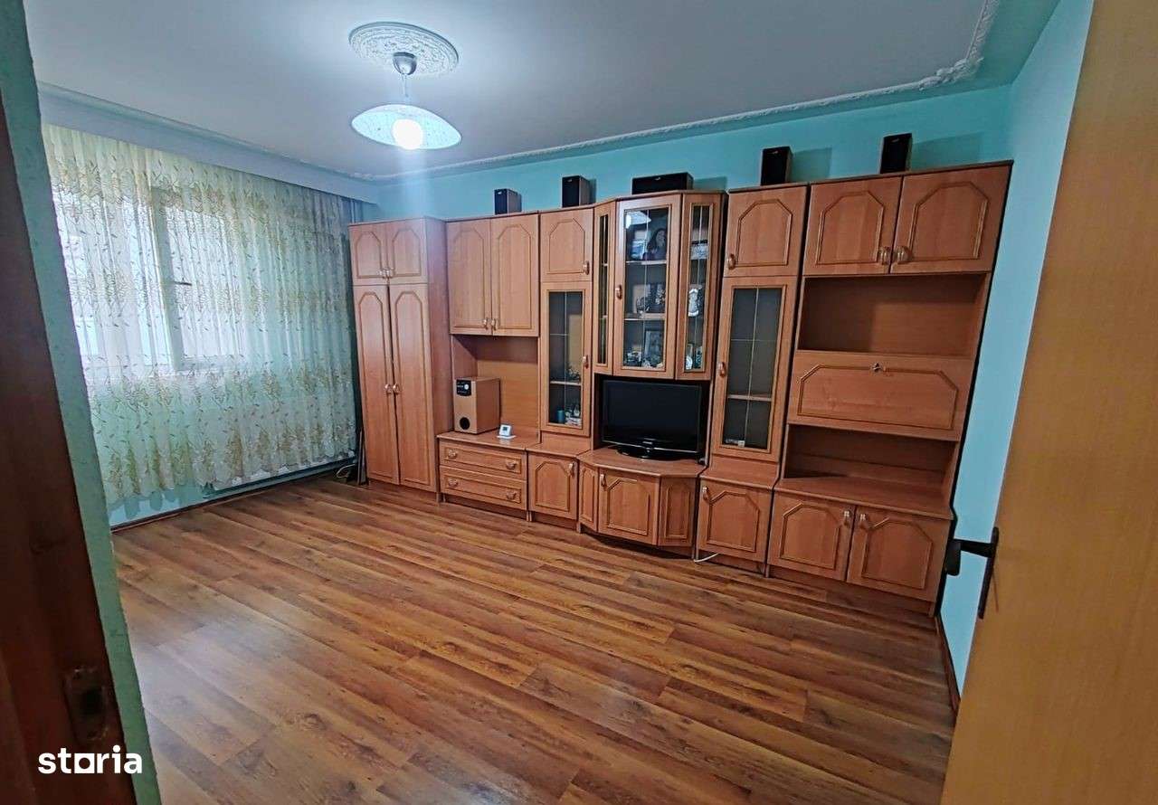 Apartament 2 camere decomandat, zona Astra-0