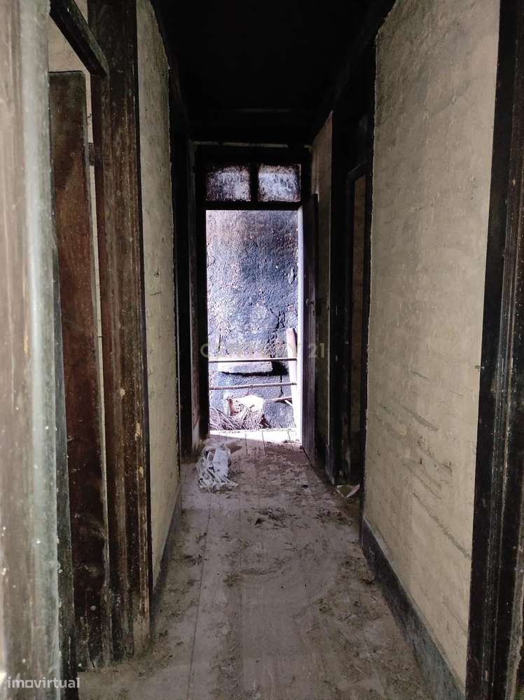 Moradia em pedra localizada em Santa Comba Dão - Grande imagem: 5/6