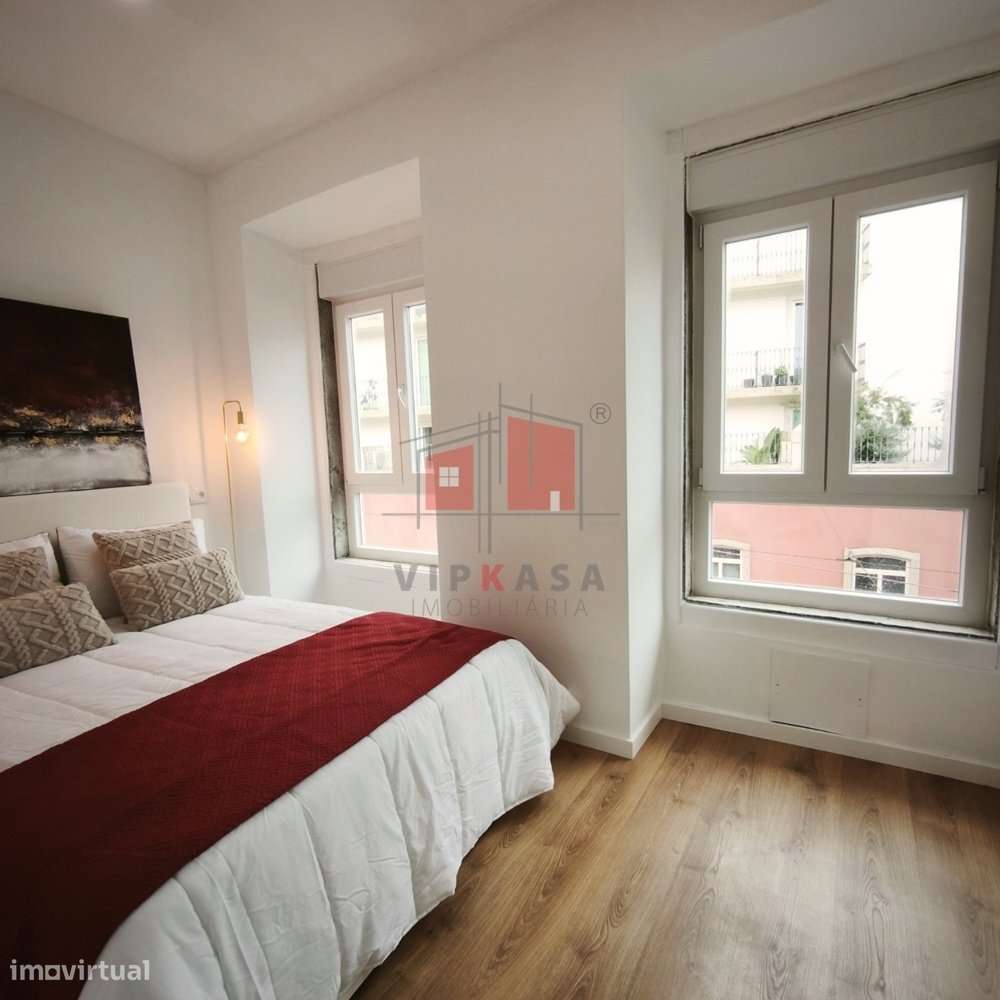 Apartamento T3 Remodelado em Benfica-17