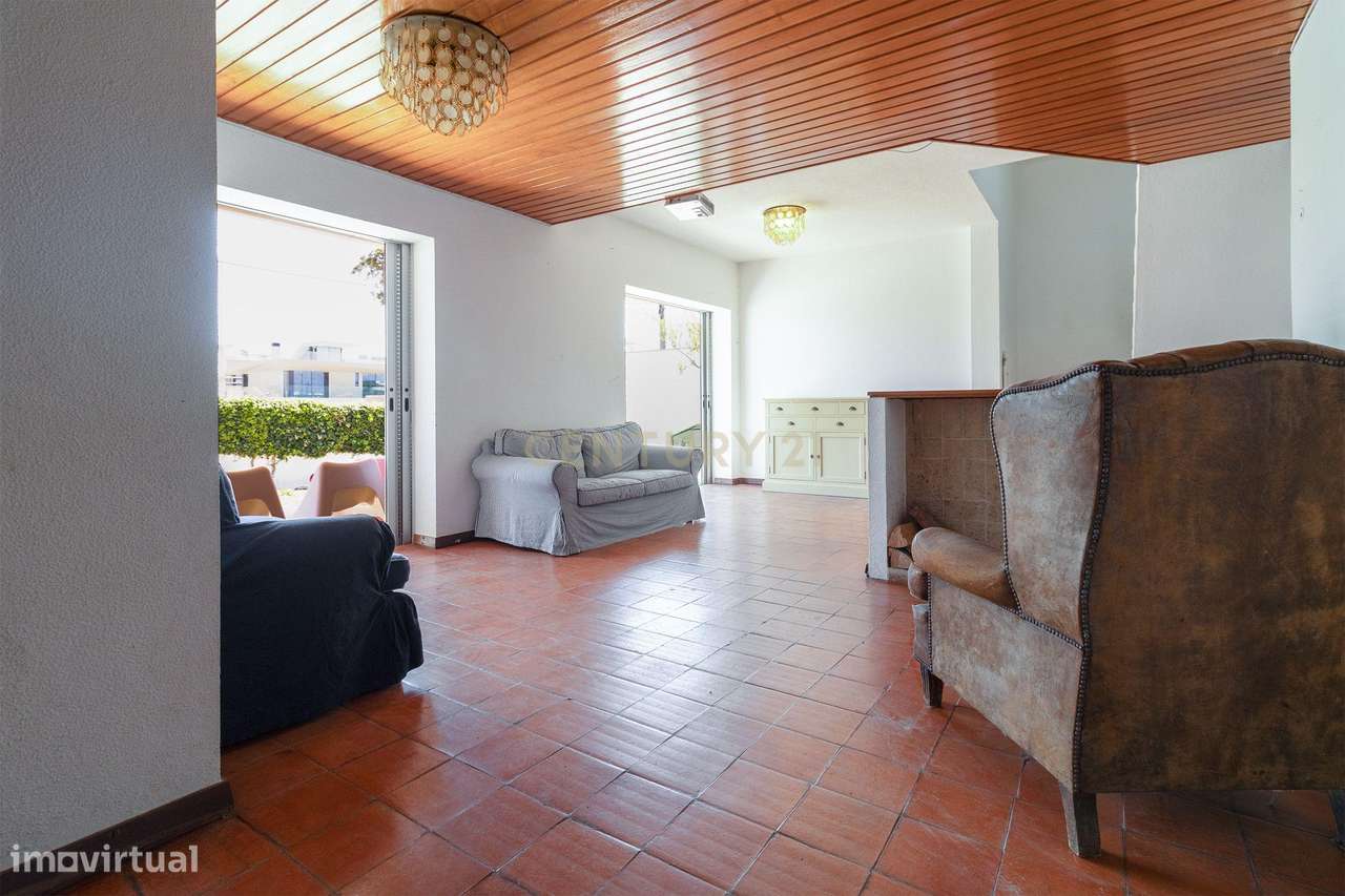 Moradia T5 com Jardim e Piscina | Albarraque – a 5 minutos da Beloura-7