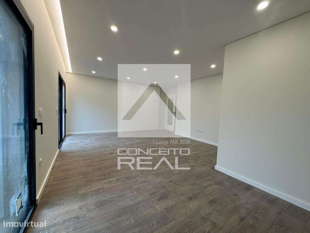 Apartamento T2 | Condomínio Fechado | Águas Santas - Grande imagem: 4/18