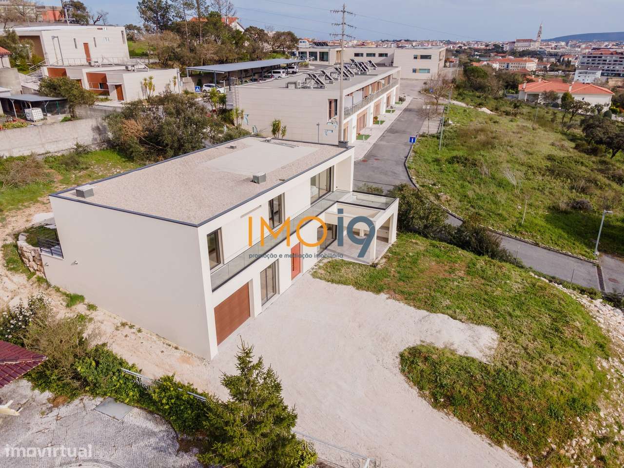 Moradia T4 com Vista Panorâmica em Fátima-56