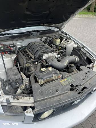 Ford Mustang 4.6 V8 GT - 19