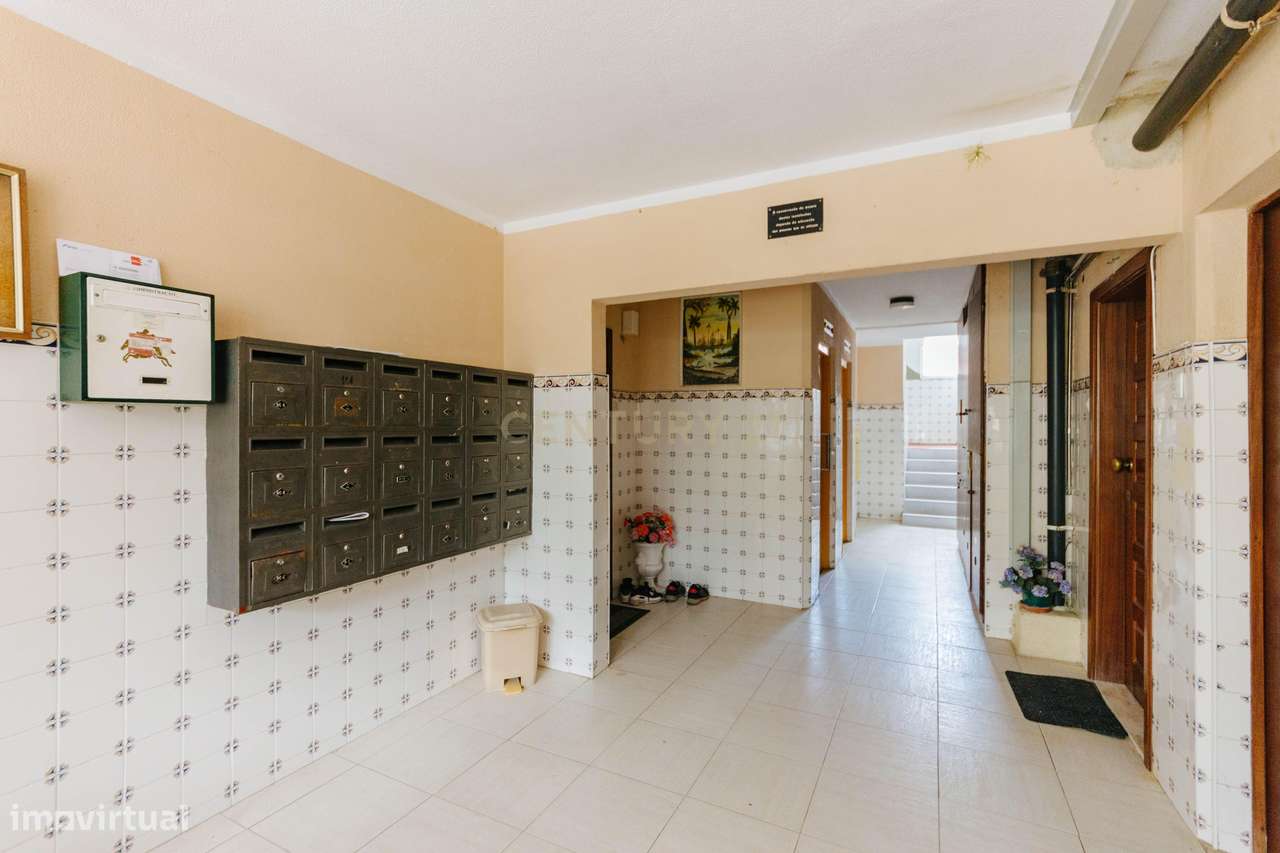 Apartamento T4 à venda no Barreiro-28