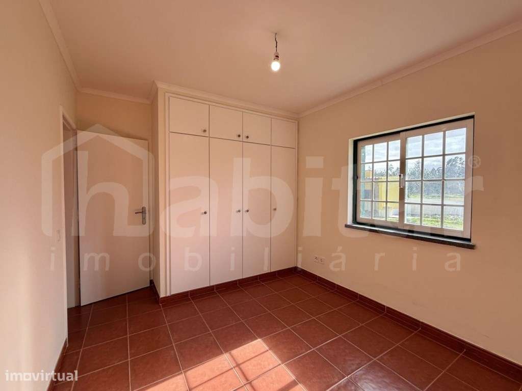 Moradia com Garagem, Piscina e Jardim - Excelente Oportunidade!-11