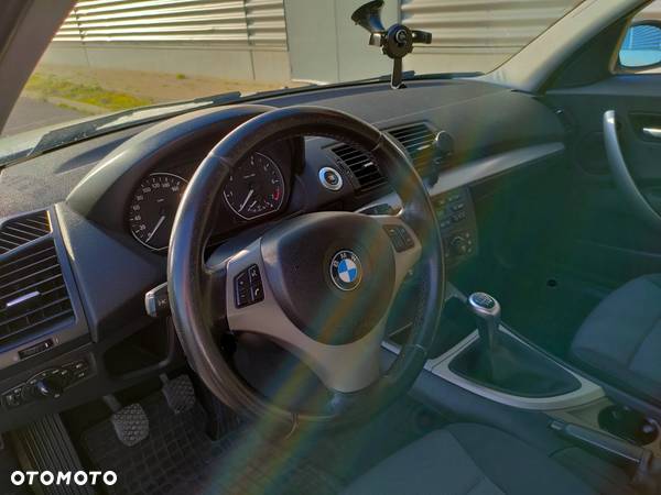BMW Seria 1 120i - 21