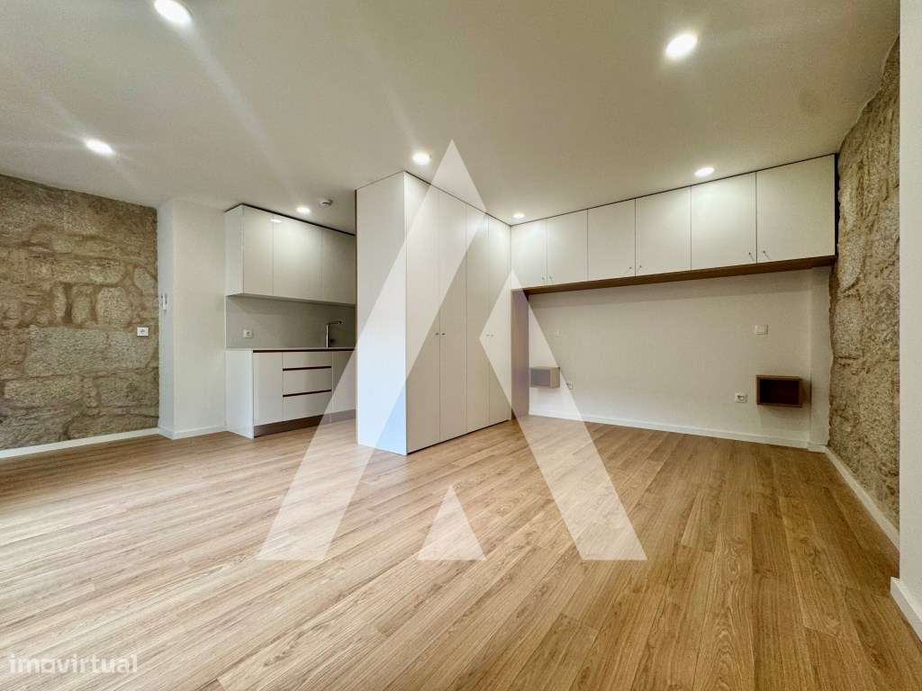 Apartamento T1 com Amplo Terraço no Centro do Porto - Grande imagem: 3/28