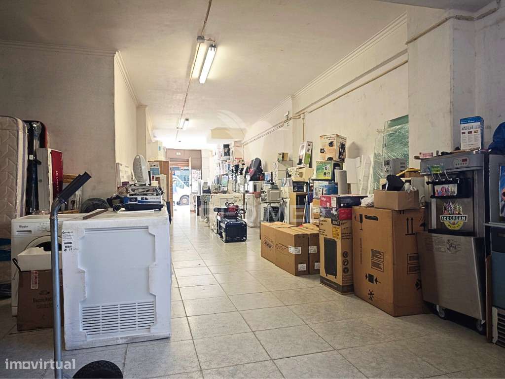 Loja com 140 m² à Venda na Rua Passos Manuel em Lisboa - Grande imagem: 3/8
