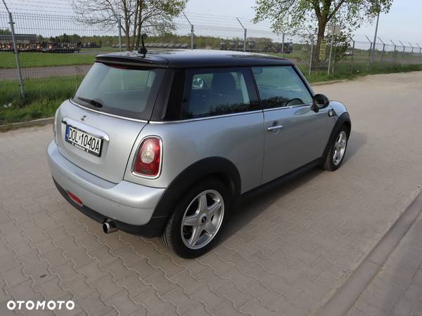 MINI Cooper Standard - 3