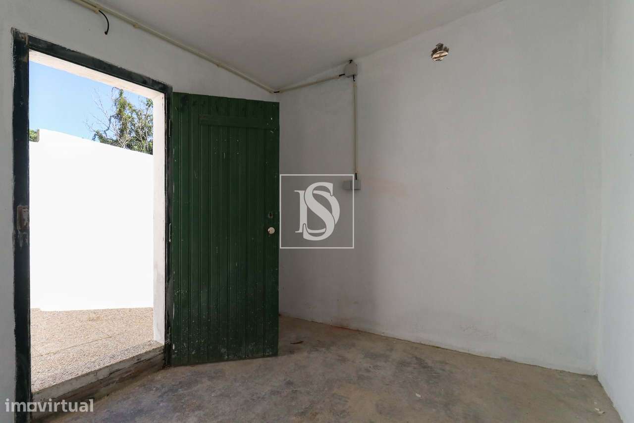 Moradia renovada  com quintal de 140m2 no centro de Lagoa-13