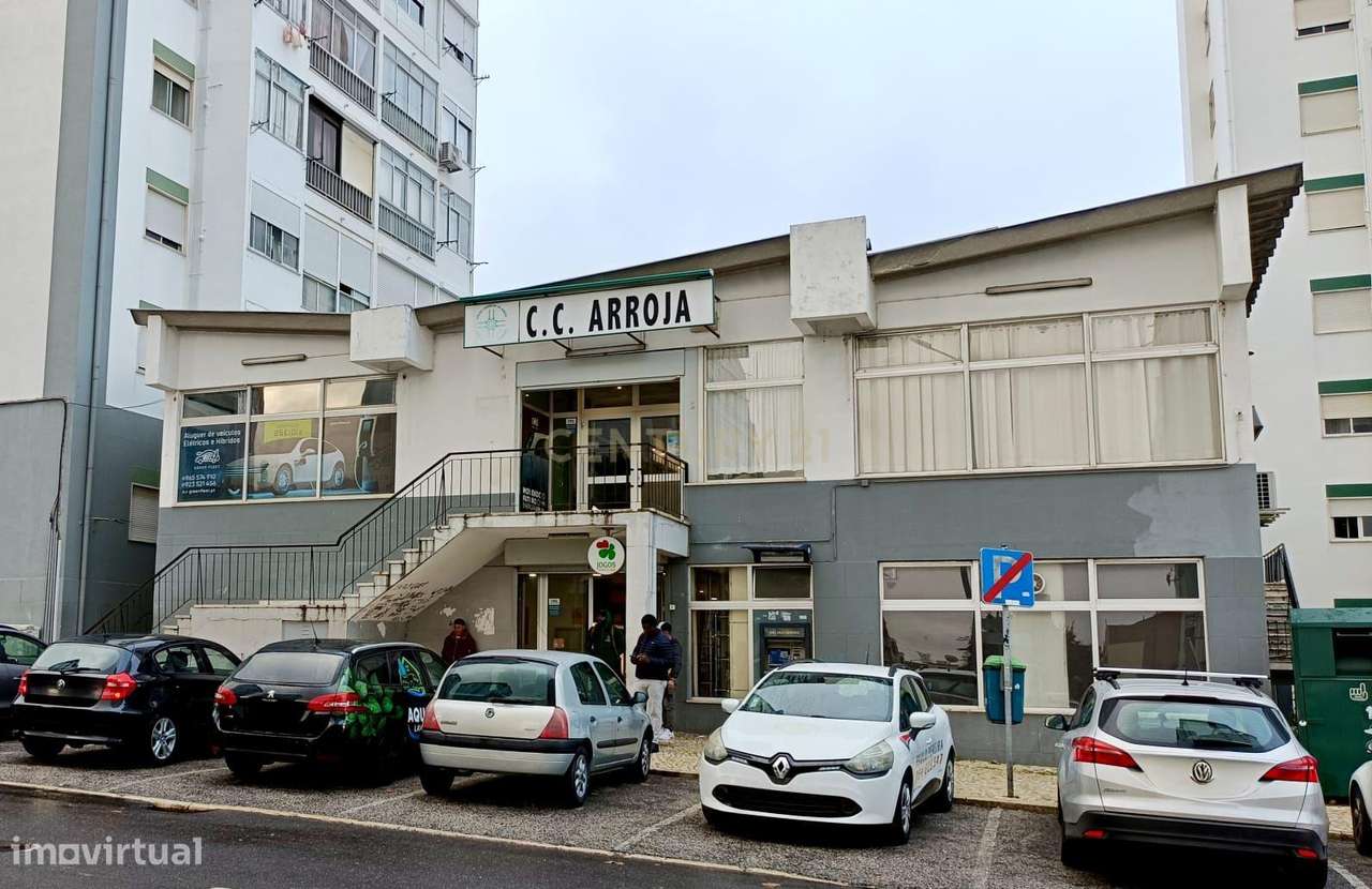 Loja em Odivelas com Vista e Localização Privilegiada - Grande imagem: 1/4
