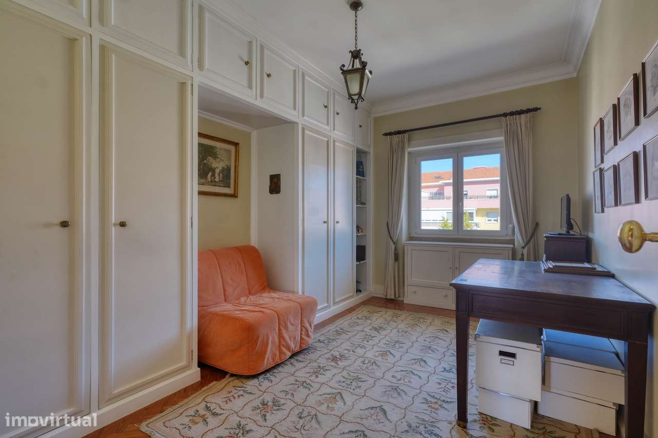 Apartamento T4 com varanda na Av. João XXI, Lisboa-28