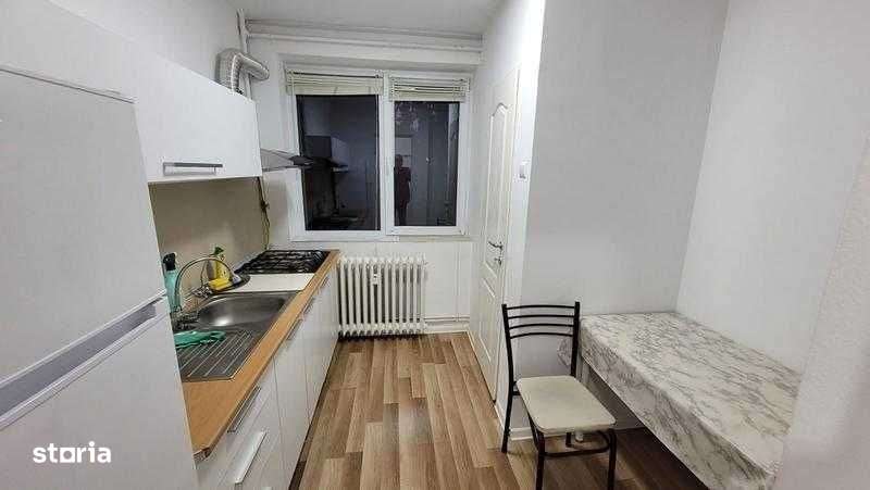 Apartament 2 camere in zona Mercur - Imagine principală: 3/5