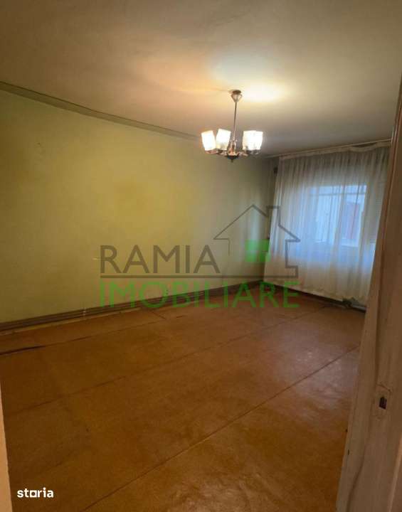 Apartament 3 camere decomandat, zona Tractorul - Imagine principală: 5/12