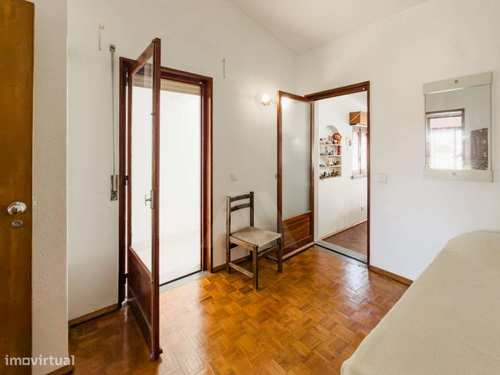 Moradia na Amoreira com Elevado Potencial de Rentabilidade-21