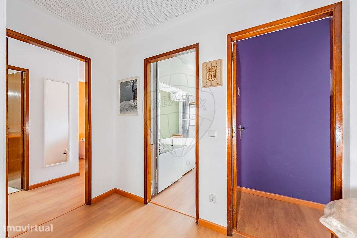 Apartamento T3 Parcialmente Renovado, situado em Ferreiros, Braga-11
