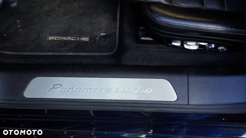 Porsche Panamera Turbo - 21