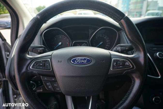 Ford Focus - 8