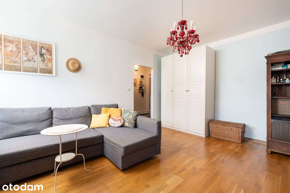 Przestronna kawalerka przy Placu Konesera-6