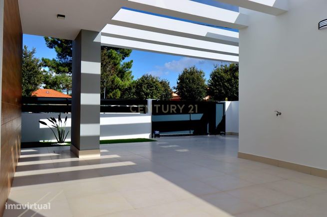 Luxuosa moradia isolada de 5 assoalhadas com excelentes áreas - piscin-50