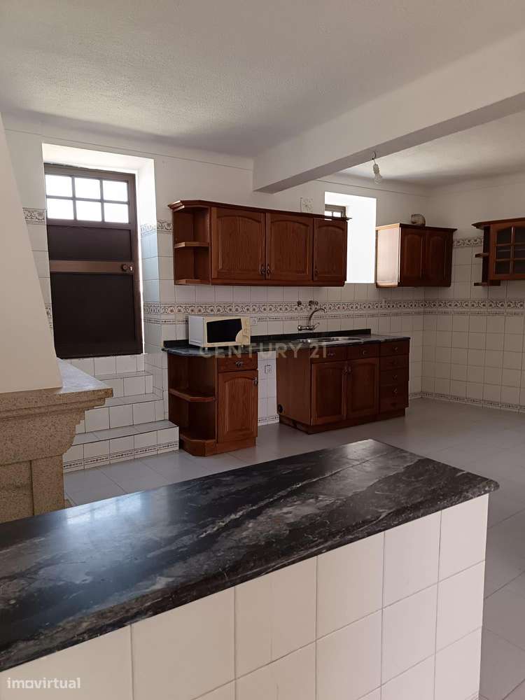 Moradia T4 com Dois Pisos e Sótão, O Equilíbrio Ideal entre Investimen - Grande imagem: 5/38