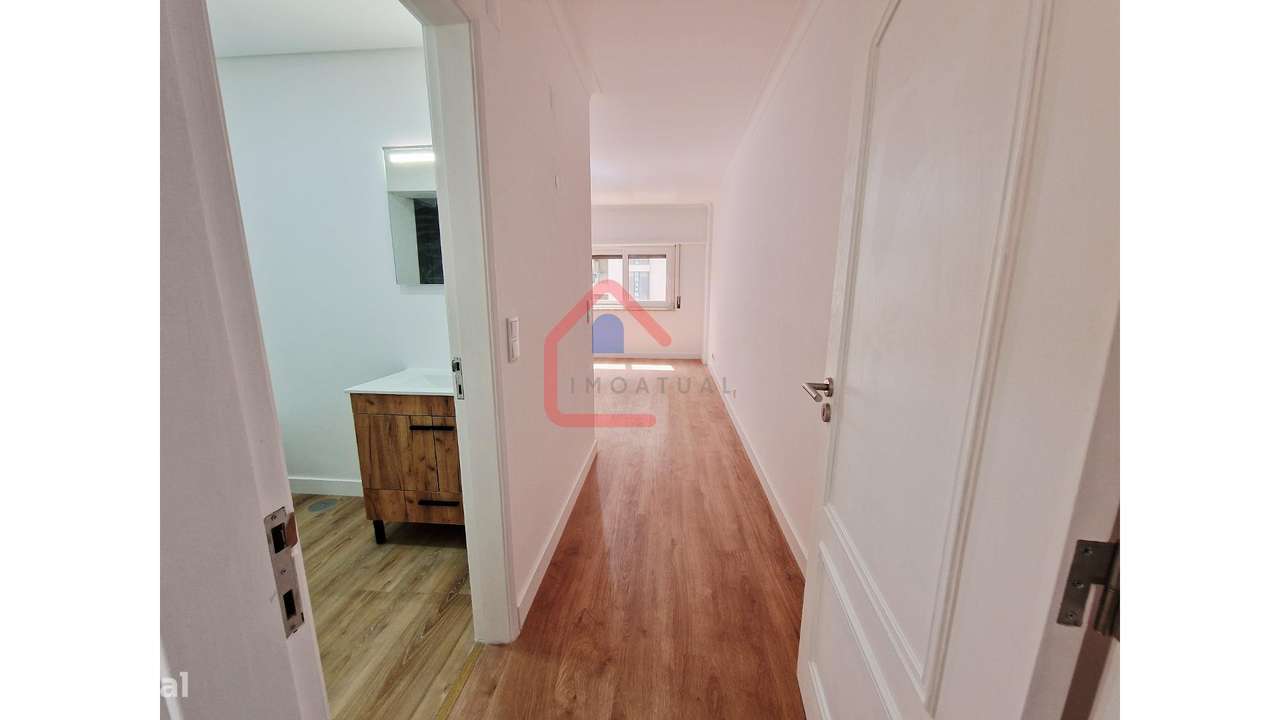 Apartamento T3 em Benfica-13