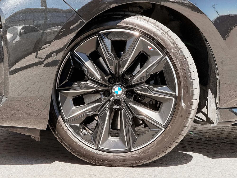 BMW Seria-7 740D XDRIVE MHEV Sport 299 KM — zdjęcie 3