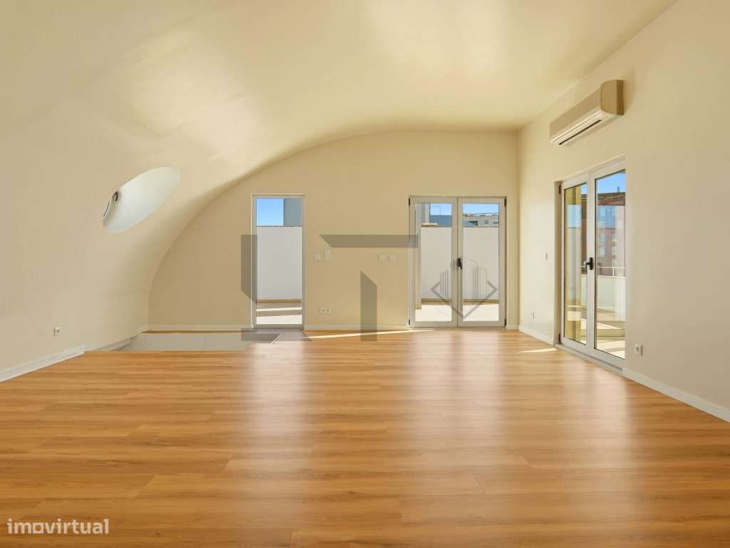 Penthouse T3 (possível T4) com Terraço, plena vista Rio e Garagem, ...-47