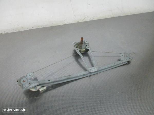 Elevador Tras Dto  Mercedes-Benz C-Class (W202) - 3