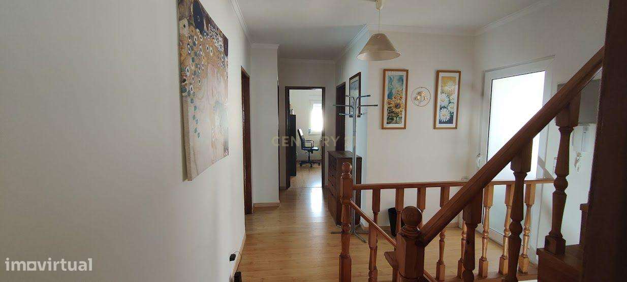 Moradia independente com 8 quartos | Caneças-Odivelas-19