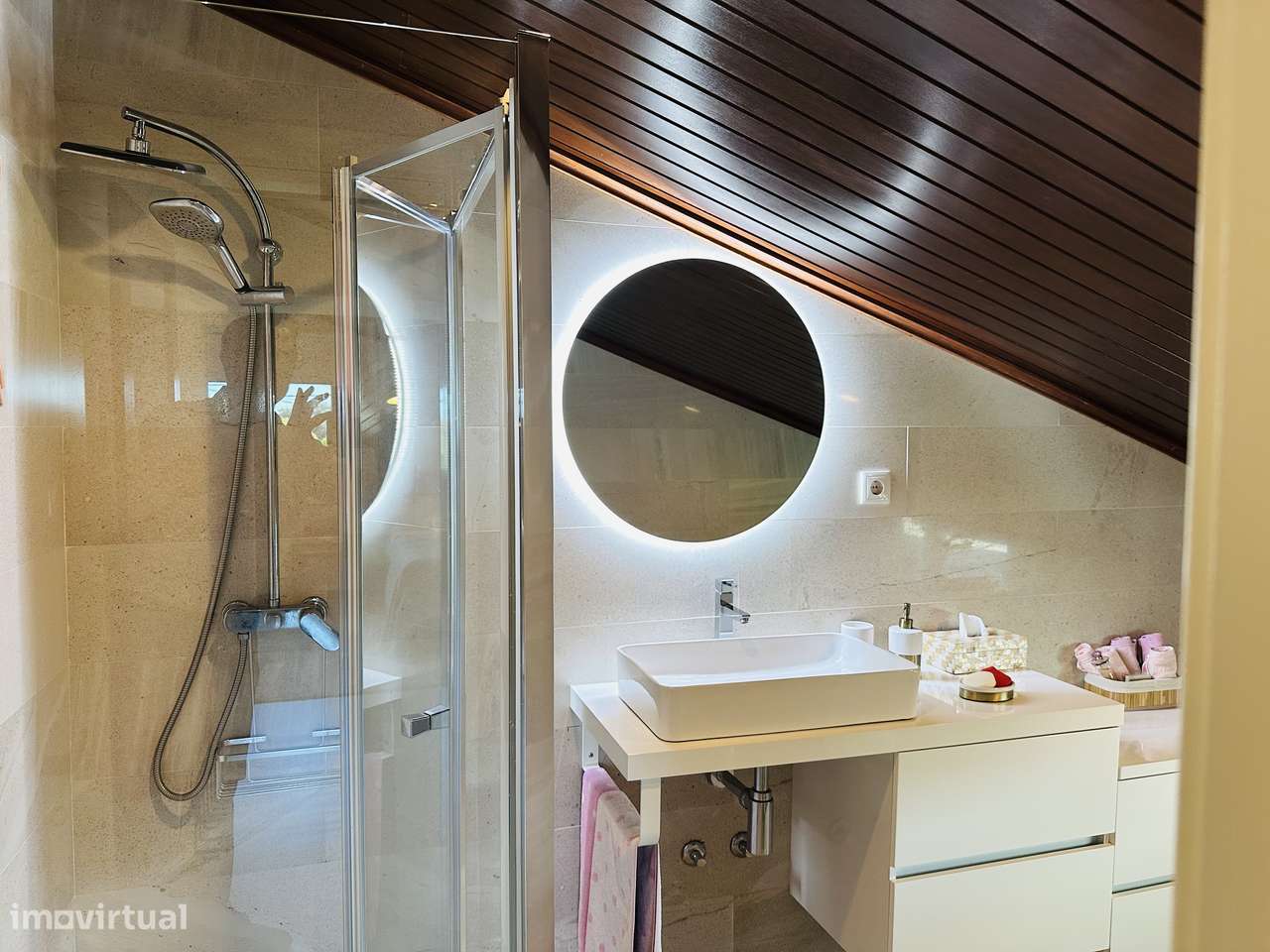 Moradia T4 de charme com grande jardim em zona tranquila-19