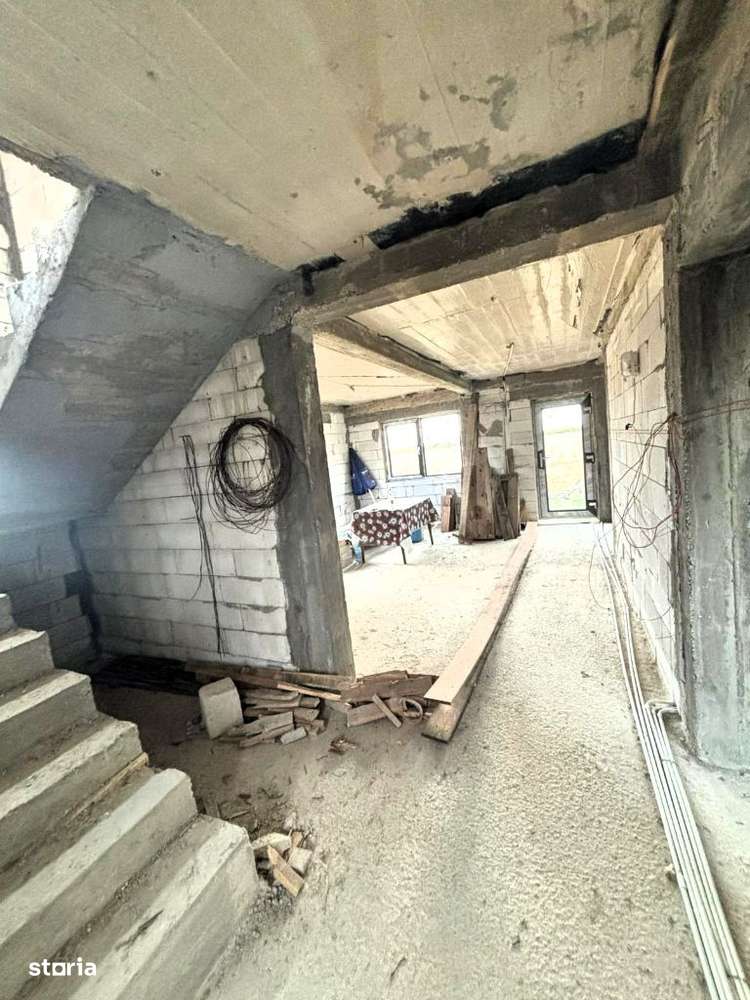 Vanzare vila P+1 Gorgota Poienarii Apostoli, "la rosu", teren: 4.546 m - Imagine principală: 4/9