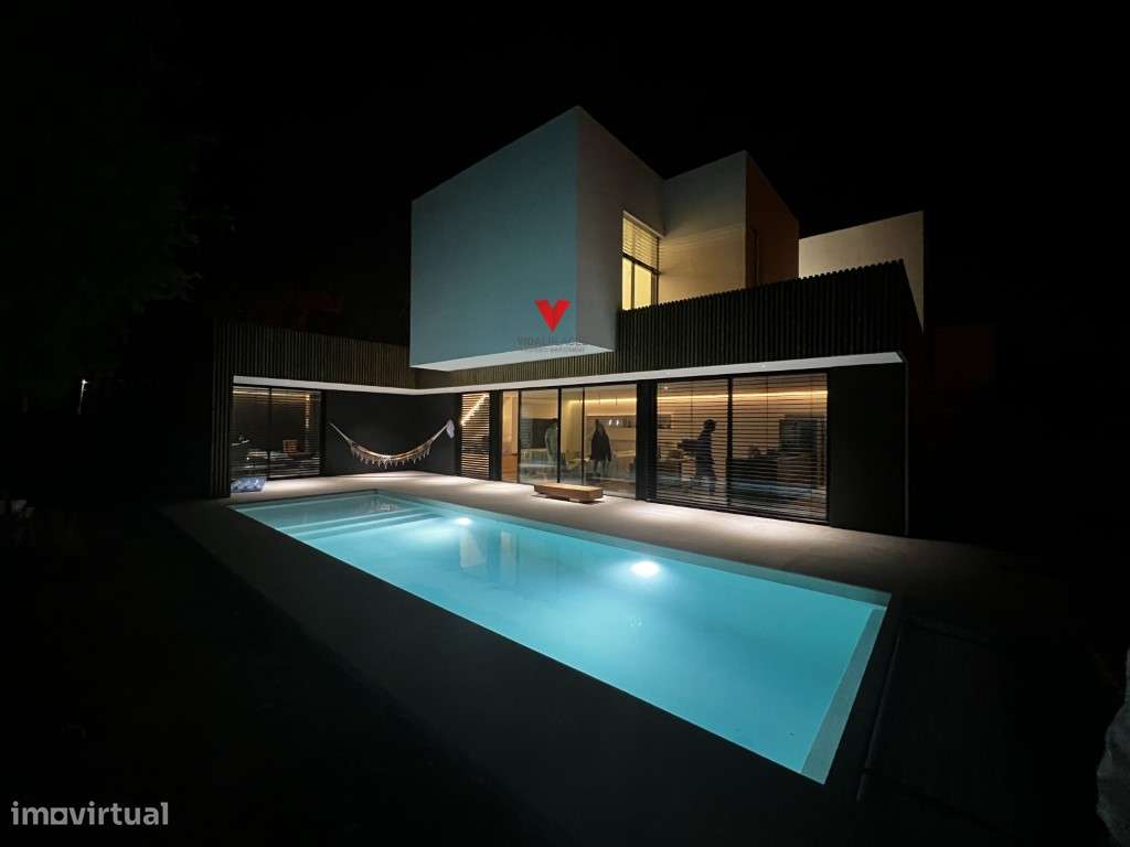 Moradia com Piscina na Aroeira-56